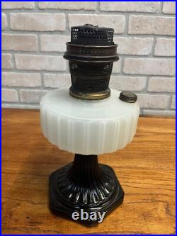 Original Aladdin Corinthian Black White Moonstone Oil Lamp with NuType Model B Bur