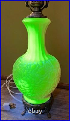 RARE Aladdin Alacite Lamp Uranium Glow Wreath Finial Brass Base Milk Glass Works