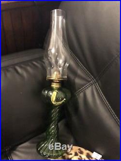 RARE BEAUTIFUL VASELINE GLASS ANTIQUE KEROSENE OIL LAMP Aladdin Vintage