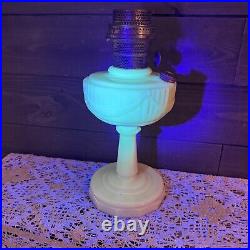 Rare 1939 B Aladdin Alacite Uranium Glass Lincoln Drape Oil Lamp