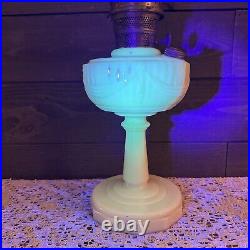 Rare 1939 B Aladdin Alacite Uranium Glass Lincoln Drape Oil Lamp