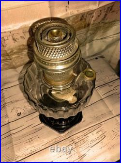 Rare! Aladdin Corinthian Clear Over Black Kerosene Lamp. N Chips Or Cracks