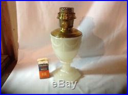 Rare Aladdin white moonstone florentine kerosene oil lamp with new wick