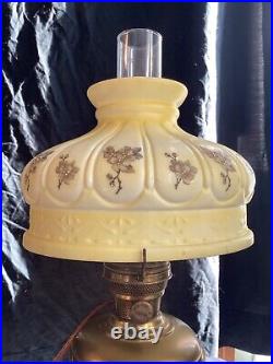 Rare The Beacon #4 Home supply co Aladdin 3-6 Oil Lamp with hand painted Shade