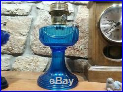 SAPPHIRE BLUE SHORT LINCOLN DRAPE ALADDIN KEROSENE OIL LAMP 1989. Not Cobalt