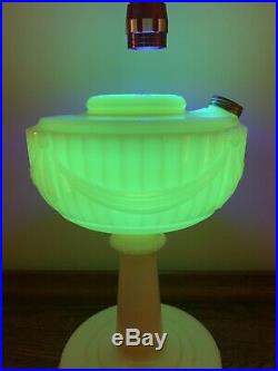 SCALLOPED FOOT Alacite Tall Lincoln Drape Aladdin Mantle Kerosene Oil Lamp