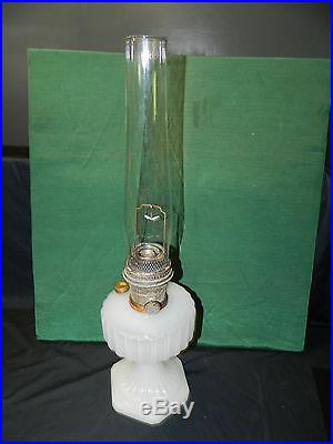 STUNNING ALADDIN MOONSTONE CORINTHIAN LAMP MODEL B BURNER Q6723