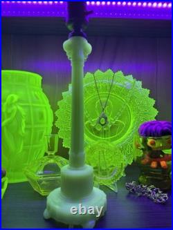 Set Of Vintage Aladdin Electric Alacite Art Deco Boudoir Lamps Uranium