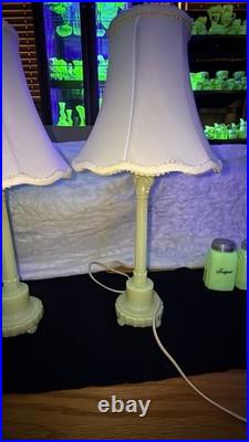 Set Of Vintage Aladdin Electric Alacite Art Deco Boudoir Lamps Uranium