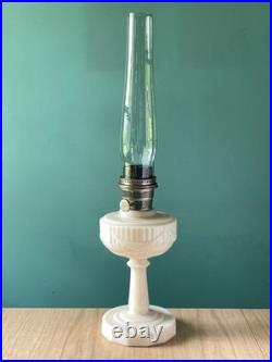 Uranium Aladdin LINCOLN DRAPE Alacite Glass Kerosene Oil Lamp Model B Pre-War