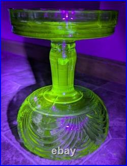 Uranium Glass Green Aladdin Oil Lamp Washington Drape Model B-54 Vintage