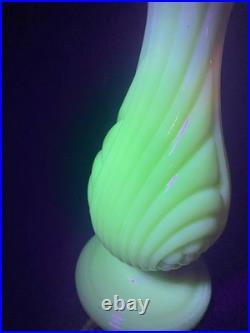 Uranium Glass Old Formula Alacite Boudoir Lamp By Aladdin UV Reactive 1939