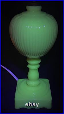 Uranium Glass Old Formula Alacite Boudoir Lamp By Aladdin With Sticker 1939
