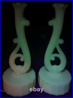 Uranium Glass Old Formula Alacite Boudoir Lamp Set Of 2 Aladdin UV Reactive 1939