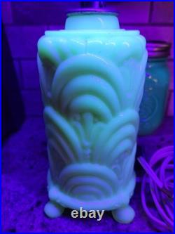 Uranium glass Lamp Aladdin Alacite Glass Boudoir Lamp Art Deco Vintage