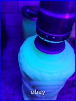 Uranium glass Lamp Aladdin Alacite Glass Boudoir Lamp Art Deco Vintage