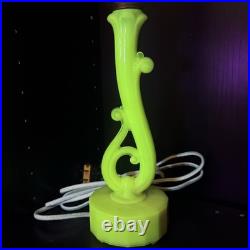 Uranium glass Lamp aladdin Alacite Glass Boudoir Lamp Art deco vintage