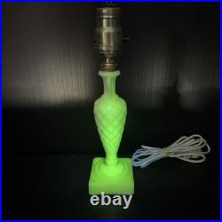 Uranium glass Lamp aladdin Alacite Glass Boudoir Lamp Art deco vintage