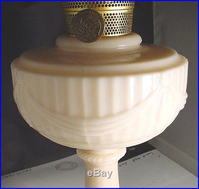 VERY NICE MINT ALADDIN ALACITE LINCOLN DRAPE KEROSENE LAMP W/ GOOD BURNER
