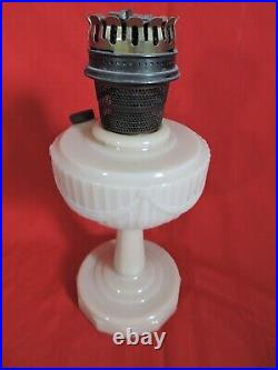 VINTAGE ALADDIN Alacite White Lincoln Drape Oil Lamp Nu-Type B Burner with Wick