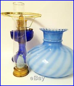 VINTAGE ALADDIN BLUE LINCOLN DRAPE OIL/KEROSENE TABLE LAMP withFENTON SHADE c1992