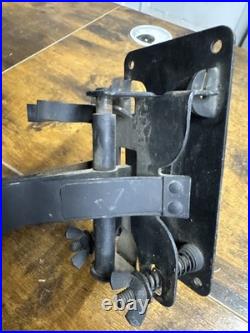 VINTAGE ALADDIN CABOOSE Railroad Kerosene Oil Lamp + Wall Mount Bracket Flexible