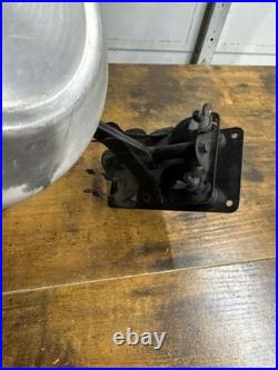 VINTAGE ALADDIN CABOOSE Railroad Kerosene Oil Lamp + Wall Mount Bracket Flexible