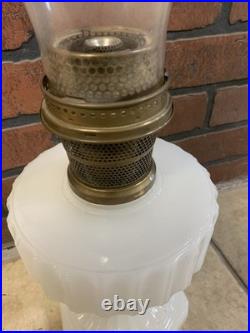 VINTAGE ALADDIN CORINTHIAN MOONSTONE OIL LAMP Model B burner