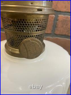 VINTAGE ALADDIN CORINTHIAN MOONSTONE OIL LAMP Model B burner