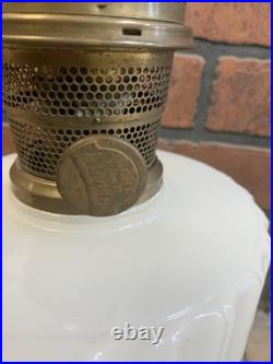 VINTAGE ALADDIN CORINTHIAN MOONSTONE OIL LAMP Model B burner