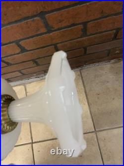 VINTAGE ALADDIN CORINTHIAN MOONSTONE OIL LAMP Model B burner