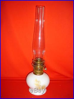 VINTAGE ALADDIN DAISY AND WHEAT KEROSENE OIL LAMP With NUMBER 23 BURNER