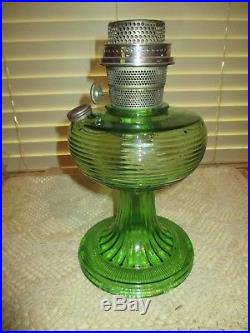 VINTAGE ALADDIN GREEN BEEHIVE KEROSENE OIL LAMP withBURNER EX COND