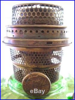 VINTAGE ALADDIN GREEN GLASS WASHINGTON DRAPE KEROSENE LAMP MODEL B BURNER