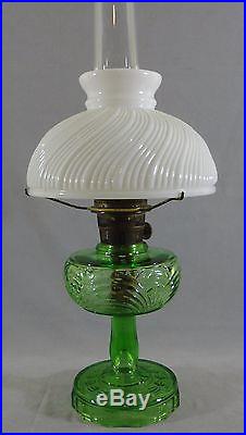 VINTAGE ALADDIN MODEL B GREEN WASHINGTON DRAPE LAMP WITH MILK GLASS SWIRL SHADE