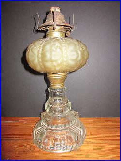 VINTAGE ALADDIN OIL / KEROSENE FROSTED GLASS LAMP BEAUTIFUL ANTIQUE