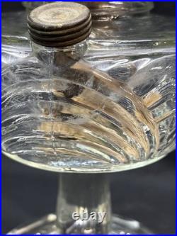 VINTAGE ALADDIN OIL LAMP CLEAR WASHINGTON DRAPE NU-TYPE MODEL B BURNER, Model B