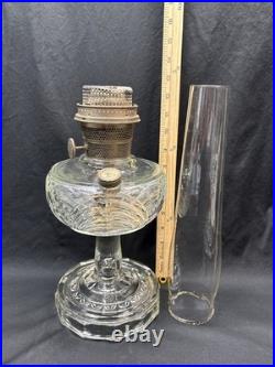 VINTAGE ALADDIN OIL LAMP CLEAR WASHINGTON DRAPE NU-TYPE MODEL B BURNER, Model B