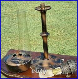 VINTAGE ALADDIN PEDESTAL OIL KEROSENE LAMP with Chimney