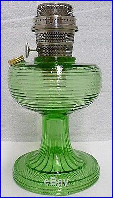 VINTAGE BEEHIVE GREEN CRYSTAL GLASS ALADDIN KEROSENE LAMP 1933