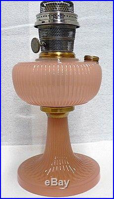 VINTAGE CORINTHIAN ROSE MOONSTONE GLASS ALADDIN KEROSENE LAMP 1930