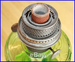 VINTAGE GREEN ALADDIN NU-TYPE MODEL B OIL KEROSENE LAMP WithWICK CLEANER MINT COND