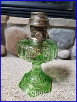 VTG 1934 Aladdin Model B 108 Green Uranium Glass Beta Crystal Cathedral Oil Lamp