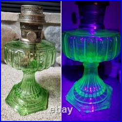 VTG 1934 Aladdin Model B 108 Green Uranium Glass Beta Crystal Cathedral Oil Lamp