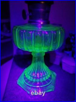 VTG 1934 Aladdin Model B 108 Green Uranium Glass Beta Crystal Cathedral Oil Lamp