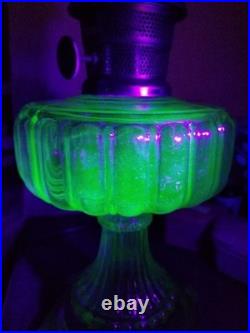 VTG 1934 Aladdin Model B 108 Green Uranium Glass Beta Crystal Cathedral Oil Lamp