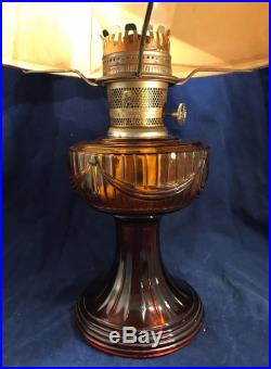 VTG 1979 ALADDIN/MODEL 23 AMBER LINCOLN DRAPE OIL/KEROSENE LAMP withORIGINAL SHADE