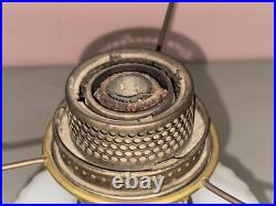 VTG ALADDIN 1937 DIAMOND QUILT WHITE MOONSTONE MODEL B OIL LAMP Regular Chimney