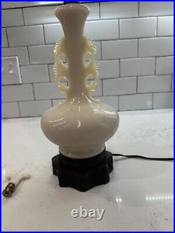 VTG Aladdin Alacite URANIUM Lamp WITH FINIAL In Excellent Working Condition