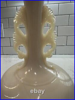 VTG Aladdin Alacite URANIUM Lamp WITH FINIAL In Excellent Working Condition